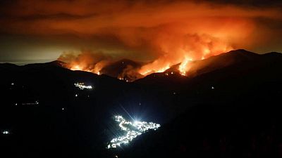 غضب في إسبانيا من استمرار حرائق الغابات لليوم الرابع