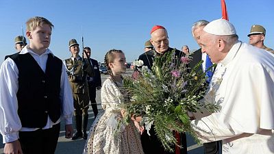 البابا فرنسيس يصل المجر في زيارة قصيرة