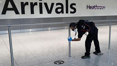 Londres estudia suavizar para Inglaterra las normas de viaje relacionadas con la COVID-19