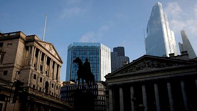Bank of England urges banks to wait out EU pressure over euro clearing Bank of England urges banks to wait out EU pressure over euro clearing