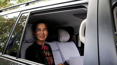 سان سو تشي زعيمة ميانمار تعود للمحكمة بعد غيابها يوم الاثنين بسبب وعكة صحية