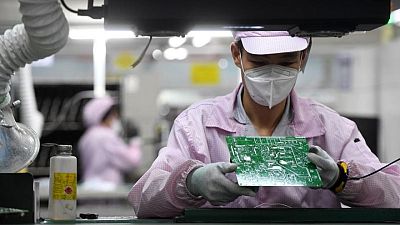 China's factories, retailers stumble on COVID-19 disruptions