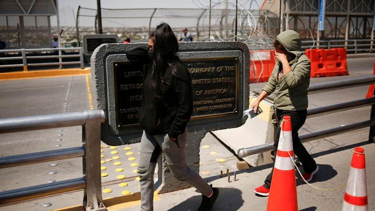 Arrestos en frontera entre EEUU y México se mantienen en máximos de 20 años