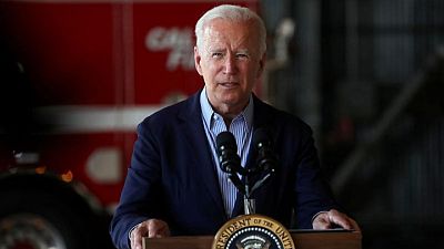 Biden debate con demócratas moderados el proyecto de gasto de 3,5 billones de dólares