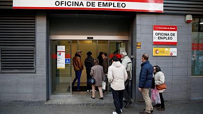 Alza del salario mínimo en España será retroactiva desde el 1 de septiembre: Gobierno