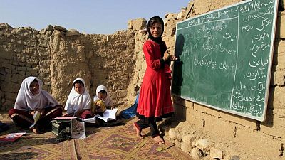 عودة بعض التلميذات الأفغانيات إلى المدارس والباقيات ينتظرن في قلق