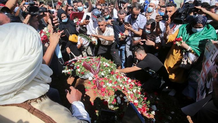 الجزائر تقيم جنازة رسمية لرئيسها السابق بوتفليقة
