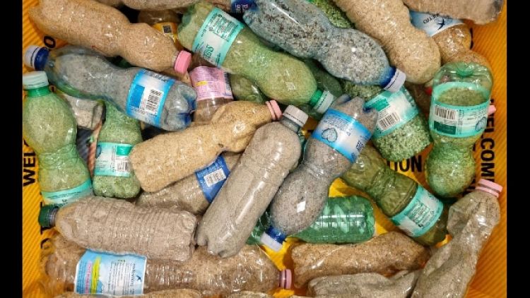Bottiglie di plastica sequestrate in aeroporto Cagliari-Elmas