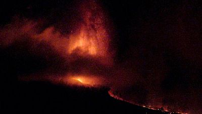 El Gobierno canario estima que la lava llegará al mar de La Palma en torno a las 20 horas