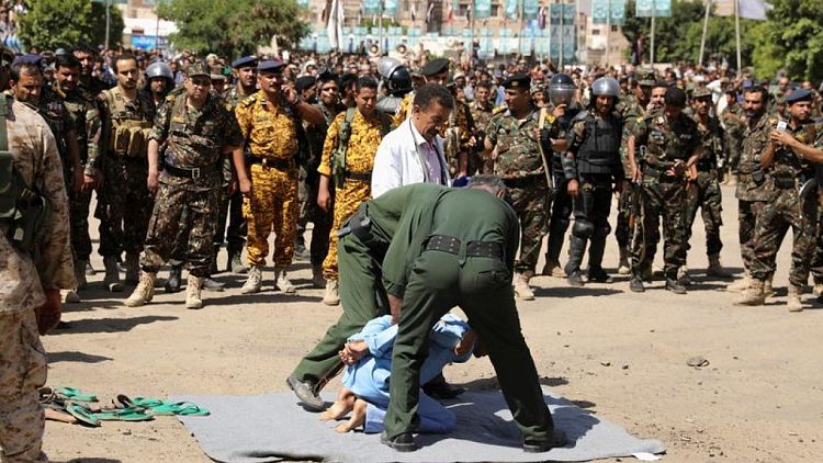 الاتحاد الأوروبي ينضم لموجة انتقادات دولية لإعدام الحوثيين تسعة رجال باليمن