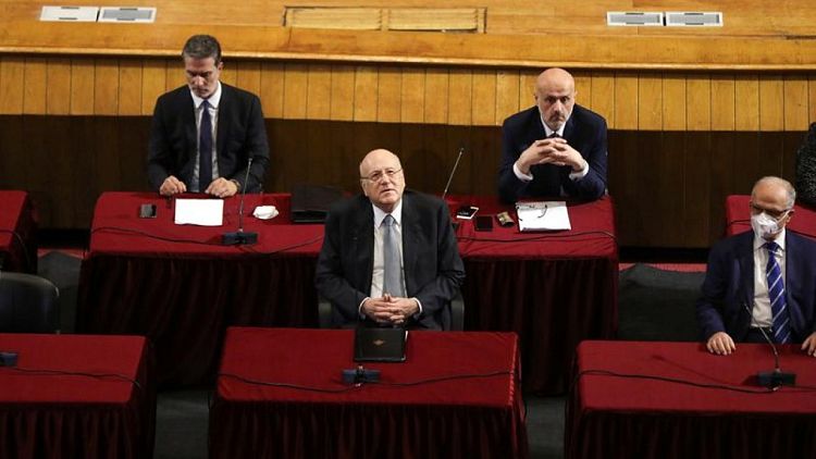 الحكومة اللبنانية الجديدة تفوز بثقة البرلمان