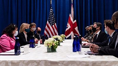 وزيرا خارجية بريطانيا وأمريكا يبحثان إيران وأفغانستان واتفاقا أمنيا