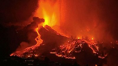 Nuevas evacuaciones por la salida de lava del volcán de La Palma