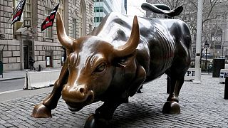 Wall Street abre al alza tras liquidación inducida por Evergrande