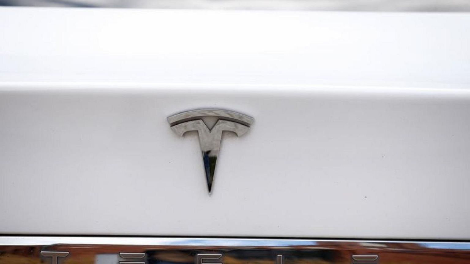 A FONDO-Una cuestión de vida o muerte para los reguladores: ¿Es seguro el piloto automático de Tesla?