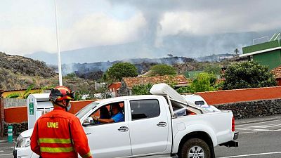 Families given one hour to evacuate as lava from La Palma volcano nears sea Families given one hour to evacuate as lava from La Palma volcano nears sea