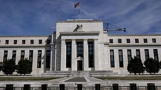 Harker de la Fed dice que pronto será el momento de comenzar a reducir las compras de bonos