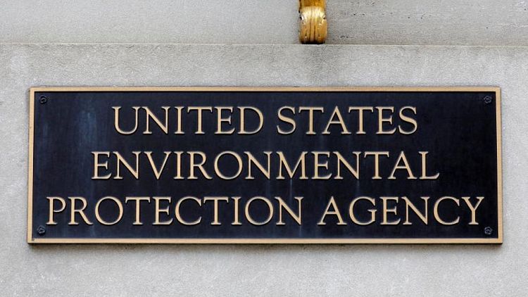 EXCLUSIVA-EPA estudia recortar obligaciones de mezcla de biocombustibles para 2020, 2021 y 2022: documento