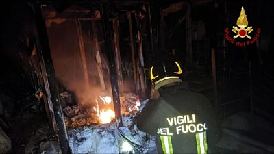 E' accaduto la notte scorsa, spegnimento ancora in corso E' accaduto la notte scorsa, spegnimento ancora in corso