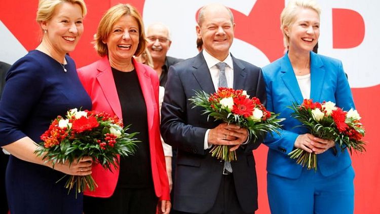 El SPD alemán busca aliados para sustituir a la coalición liderada por Merkel
