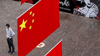 Xi pide nutrir a los científicos "patriotas" de China