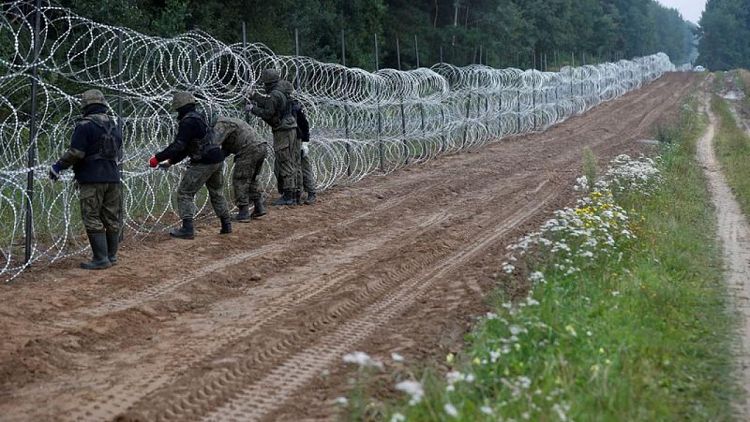 Polish government to ask president to extend state of emergency on Belarus border