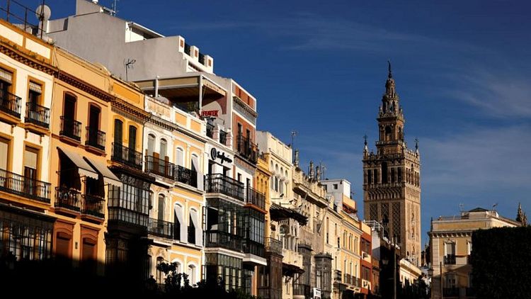 El alquiler de vivienda se abarata un 8,1% en España pero muestra indicios de recuperación