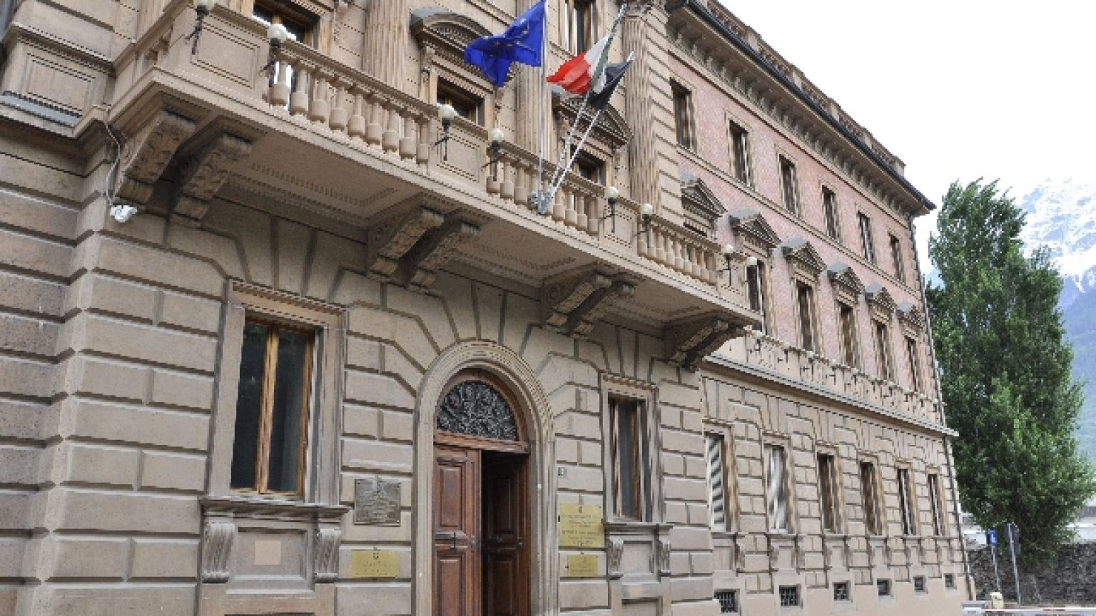 E due consiglieri regionale. Indagate per peculato 2 dottoresse
