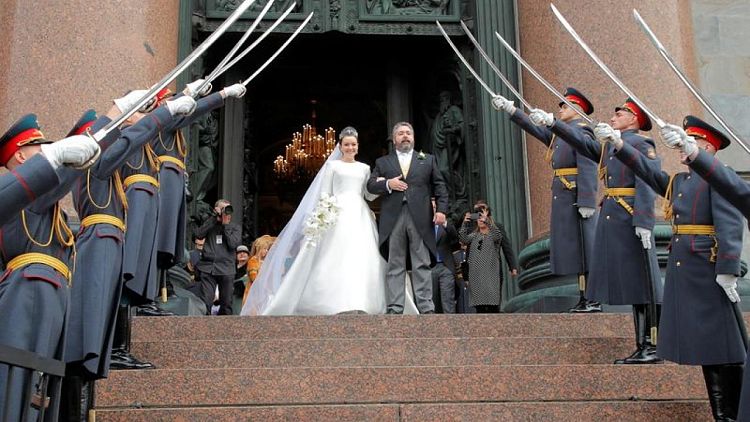 روسيا تشهد زواج أحد أحفاد القياصرة في أول زفاف ملكي منذ الثورة