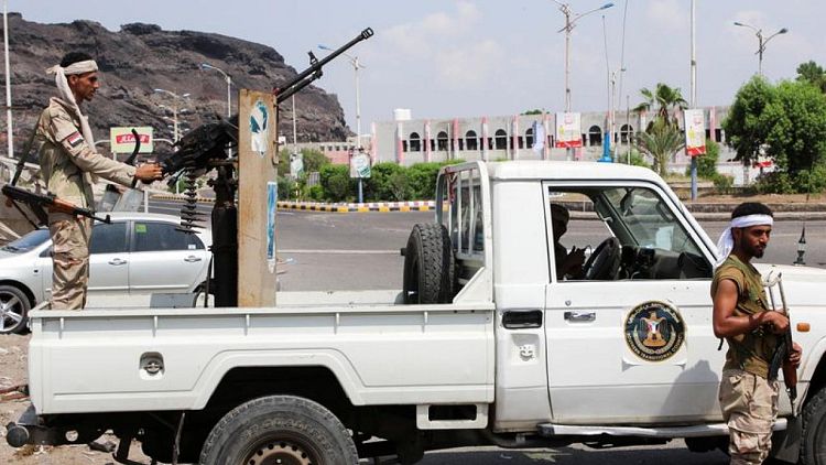 مقتل 4 في اشتباكات بين انفصاليين في عدن