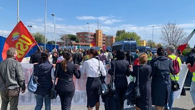 Flash mob davanti la sede di Ita, "è un disastro sociale" Flash mob davanti la sede di Ita, "è un disastro sociale"