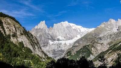 Soccorso alpino deve decidere come procedere al recupero Soccorso alpino deve decidere come procedere al recupero