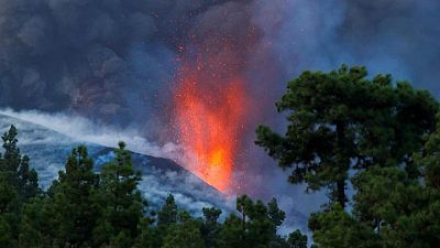 La Palma volcano eruption forces stay-home order for some residents La Palma volcano eruption forces stay-home order for some residents