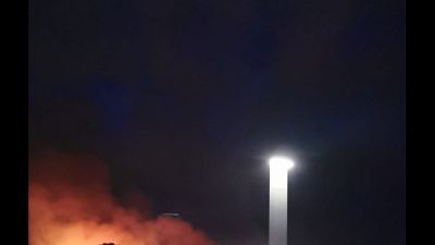 Nella zona di Torre del Lago, fiamme visibili da molto lontano Nella zona di Torre del Lago, fiamme visibili da molto lontano