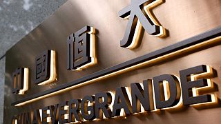 Banco central de China dice que problemas de deuda de Evergrande son controlables