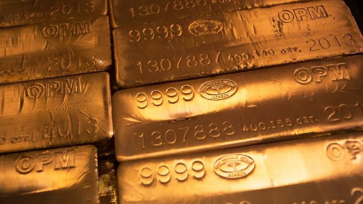 الذهب يتراجع متأثرا بصعود الدولار