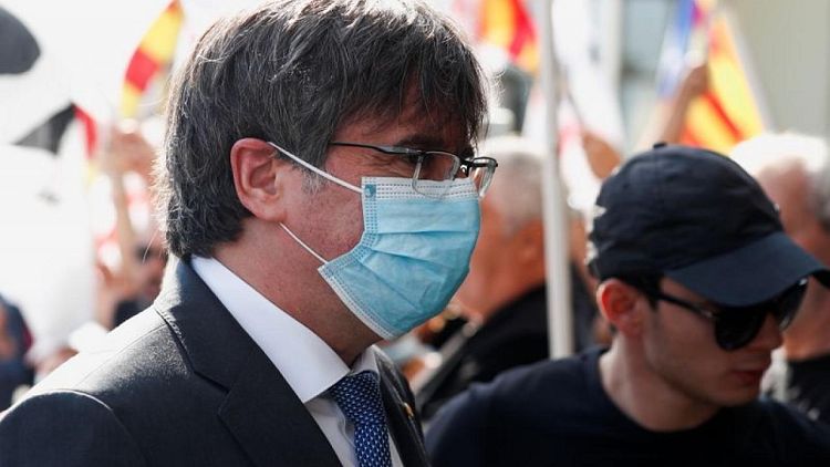 Simpatizantes de Puigdemont claman "libertad" antes de la decisión sobre su extradición