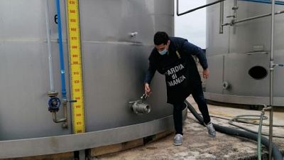 9 indagati tra Napoli e Caserta, sigilli a beni per 1,7 milioni 9 indagati tra Napoli e Caserta, sigilli a beni per 1,7 milioni