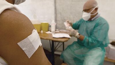 In calo rapporto tra casi e tamponi e anche le ospedalizzazioni In calo rapporto tra casi e tamponi e anche le ospedalizzazioni