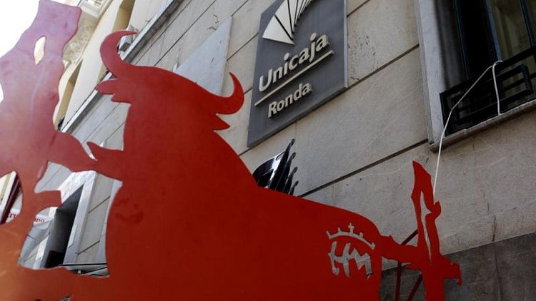 El banco español Unicaja planea recortar más de 1.500 puestos de trabajo, según una fuente
