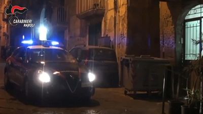 Colpi di pistola nella notte in strada mentre era con compagna Colpi di pistola nella notte in strada mentre era con compagna