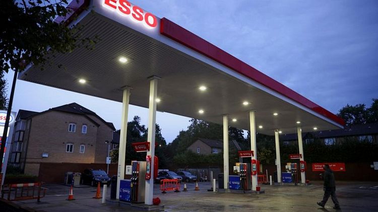 A tenth of gas stations still dry in London and southeast England