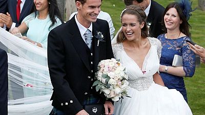 Tennis-Murray reunited with wedding ring, stinky shoes Tennis-Murray reunited with wedding ring, stinky shoes