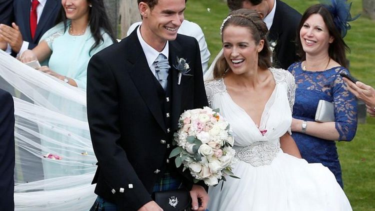 Tennis-Murray reunited with wedding ring, stinky shoes