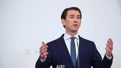 Canciller de Austria renuncia para poner fin a crisis gubernamental