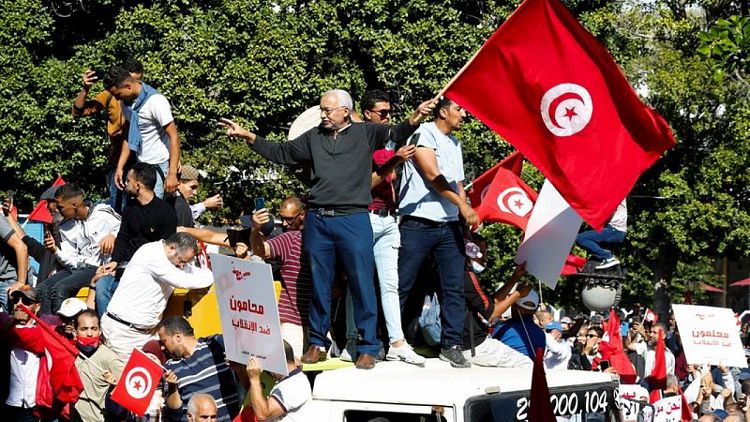 آلاف ينظمون احتجاجا ضد الرئيس التونسي في العاصمة