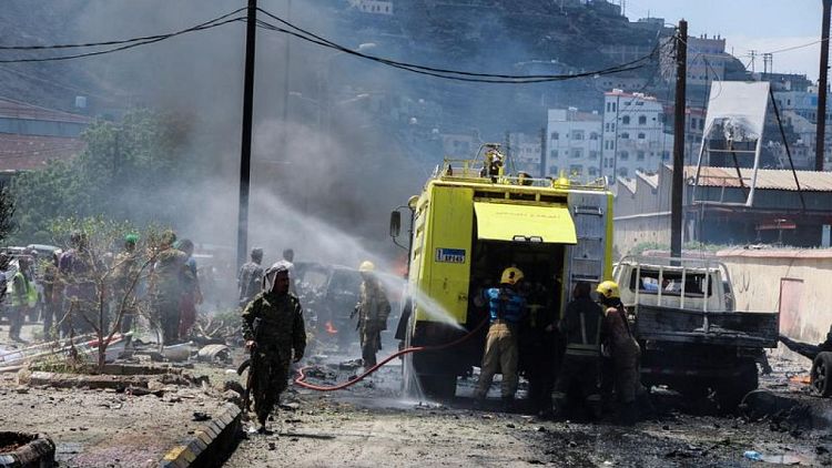 وزير: مقتل 6 على الأقل في انفجار سيارة ملغومة استهدف مسؤولين في عدن اليمنية