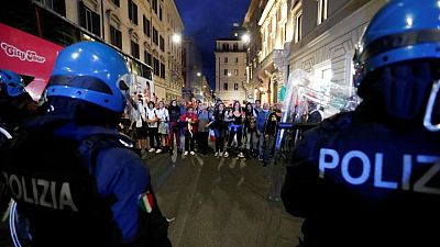 Sindicatos italianos se manifiestan contra grupos neofascistas tras las violentas protestas