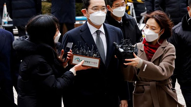 Samsung leader Lee pleads guilty to unlawful use of sedative