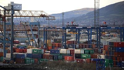 La UE anunciará medidas para facilitar el comercio británico con Irlanda del Norte